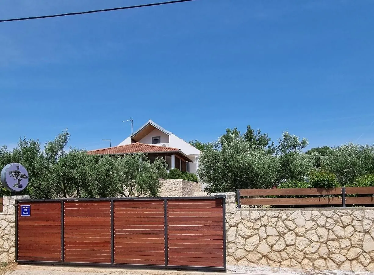 Holiday House Da & Do Pakoštane Semesterbostad
