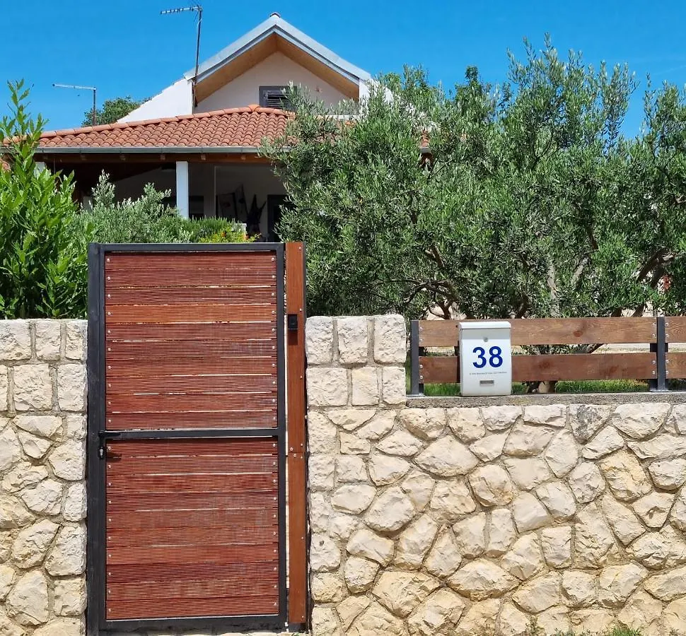 Holiday House Da & Do Pakoštane Semesterbostad