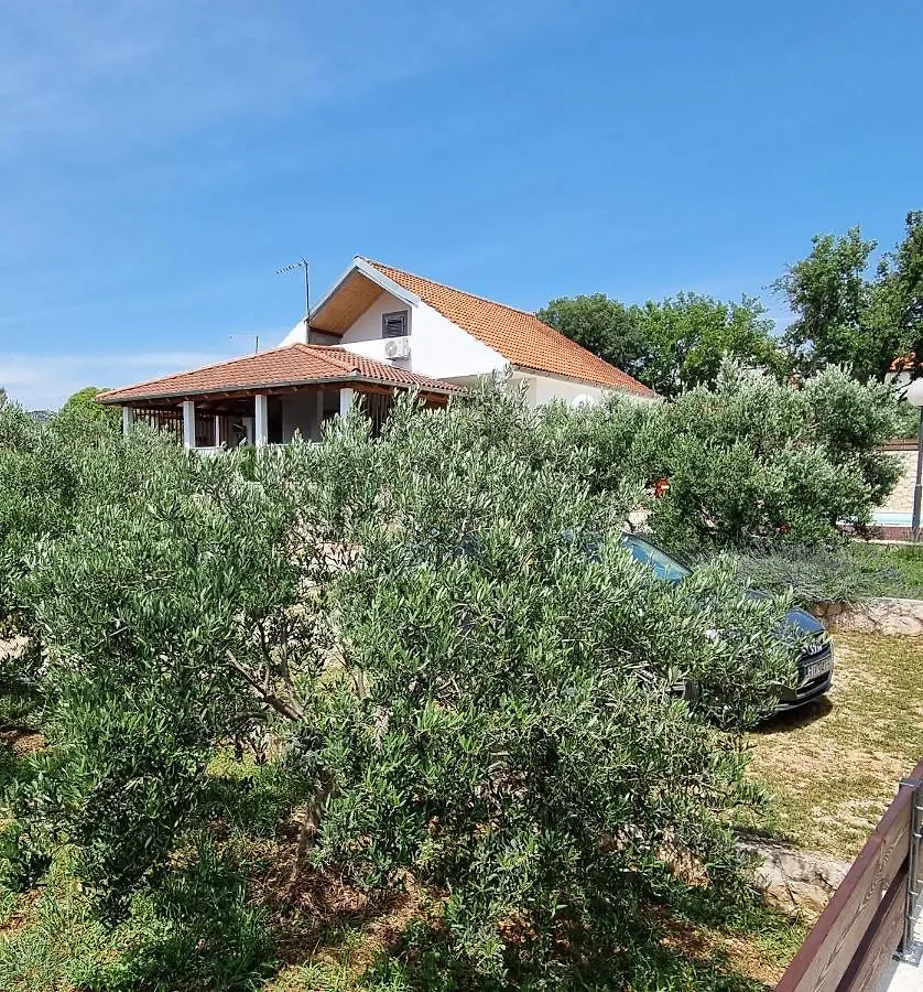 Semesterbostad Holiday House Da & Do Pakoštane