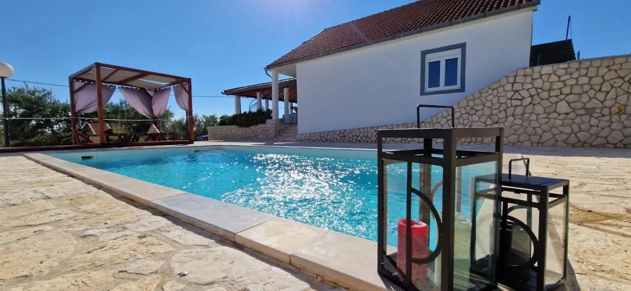 Holiday House Da & Do Pakostane 0*,  Croatia